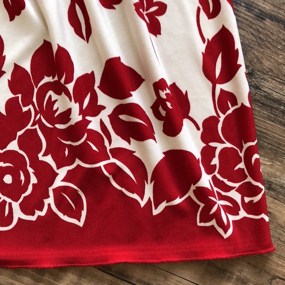 Speechless red/off white halter style dress - Picture 5 of 9